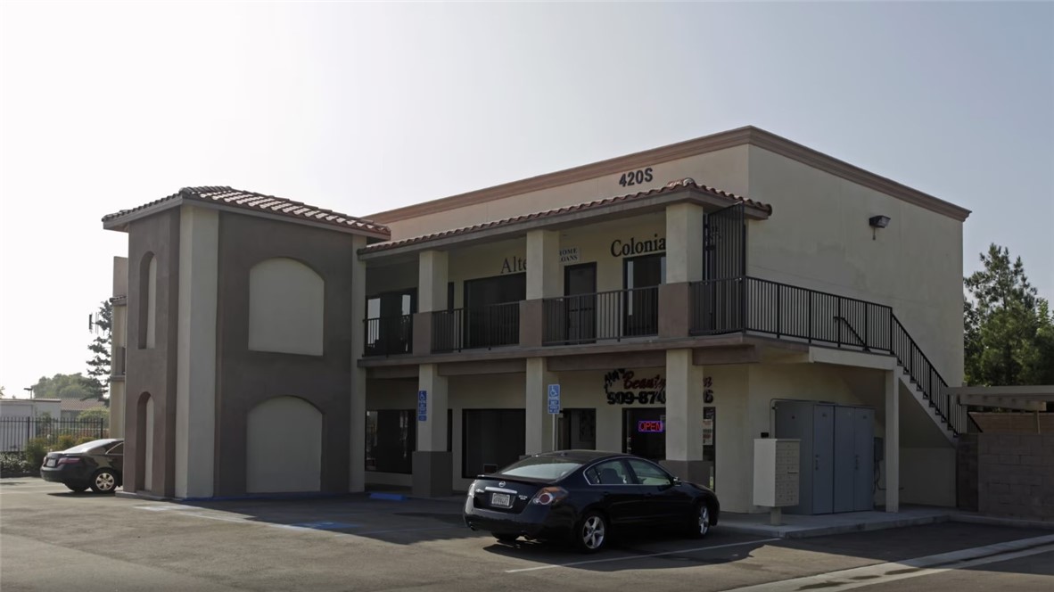 420 S Riverside Property Photo 2