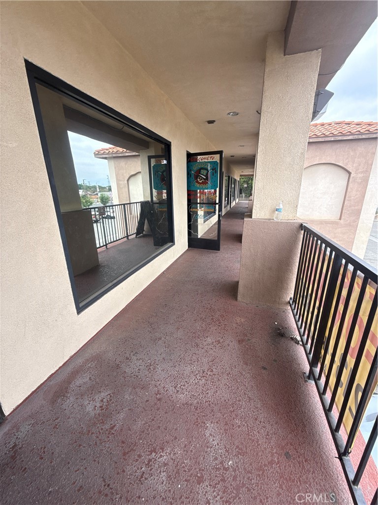 420 S Riverside Property Photo 9