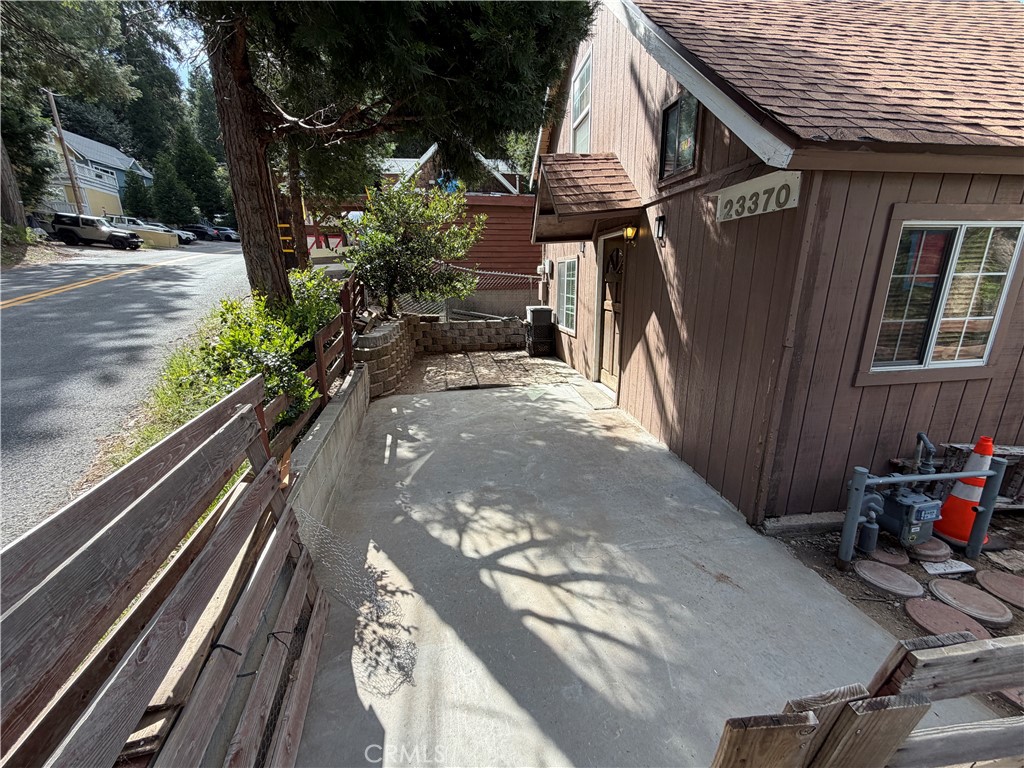 23370 Seeley Way Property Photo 1