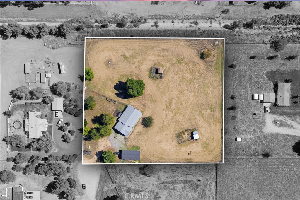 49795 Cherokee Property Photo 5