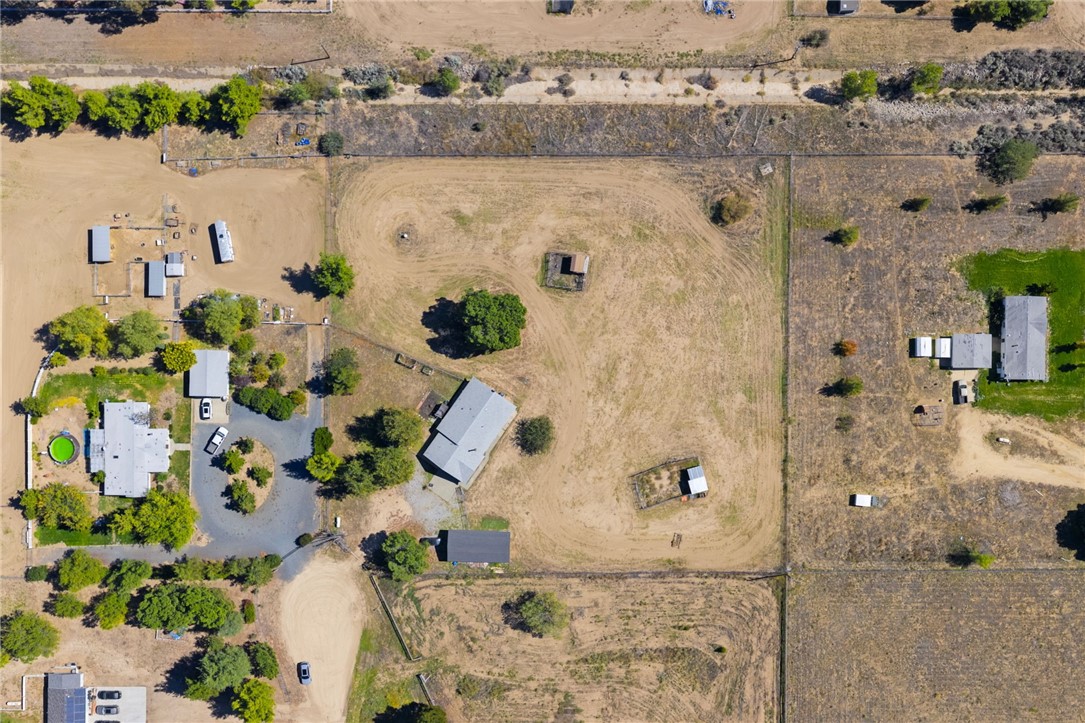 49795 Cherokee Property Photo 6