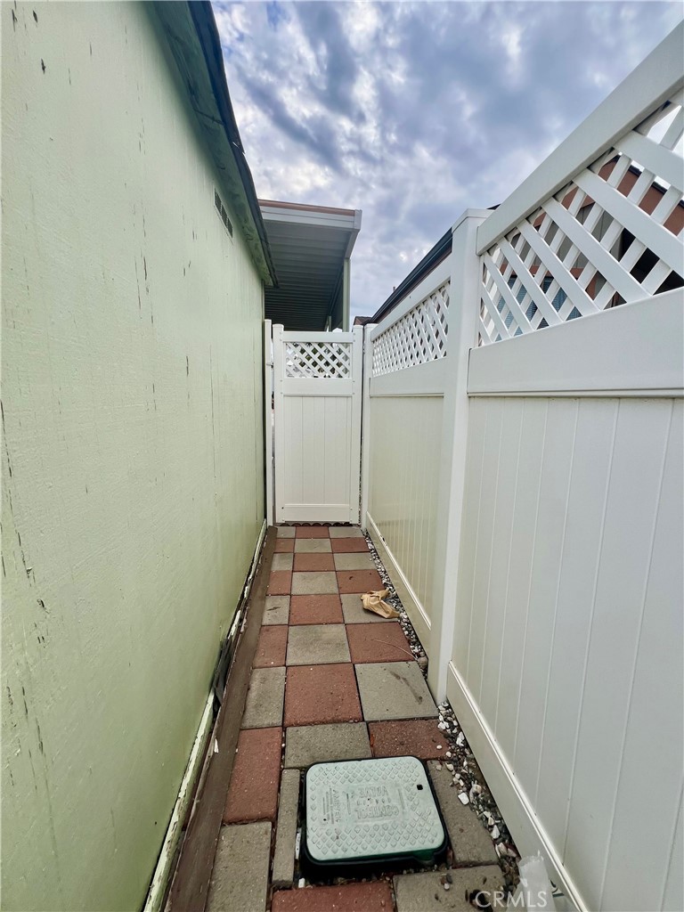 1295 S Cawston 75 Property Photo 14