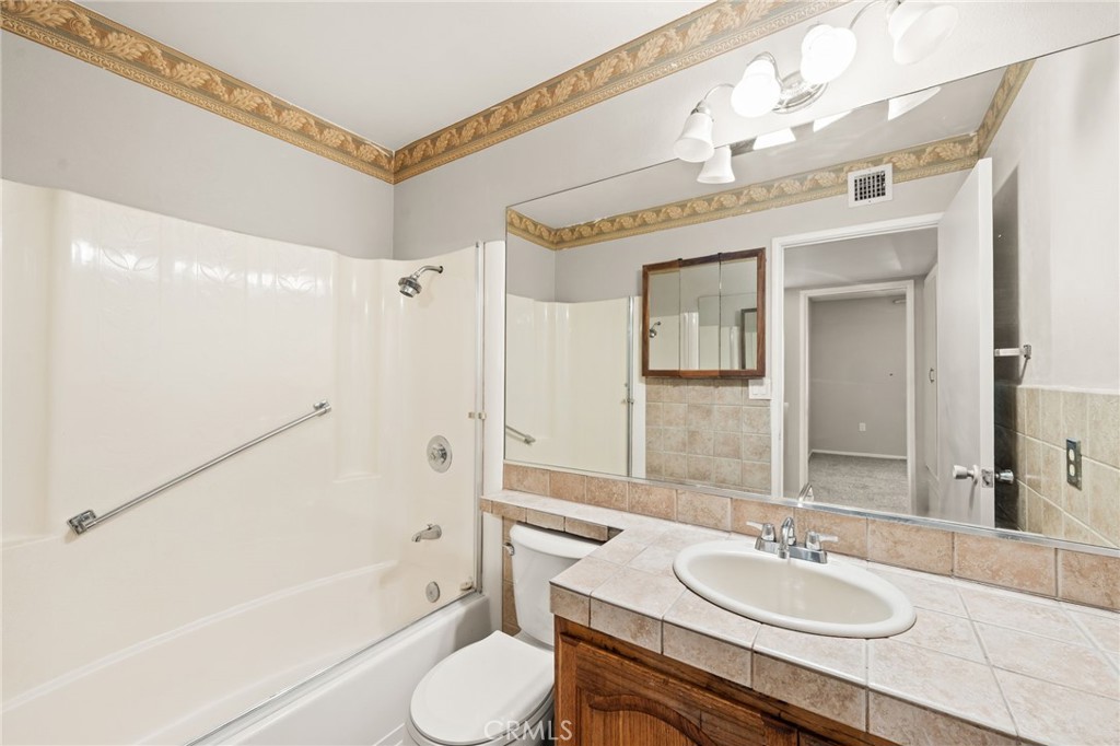 28257 Portsmouth Property Photo 19