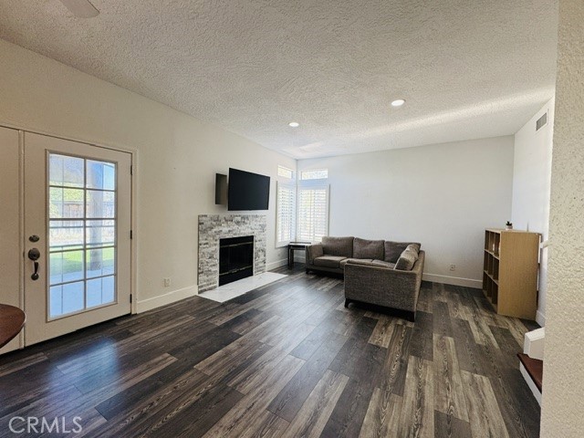 39779 Oak Cliff Drive Property Photo 6