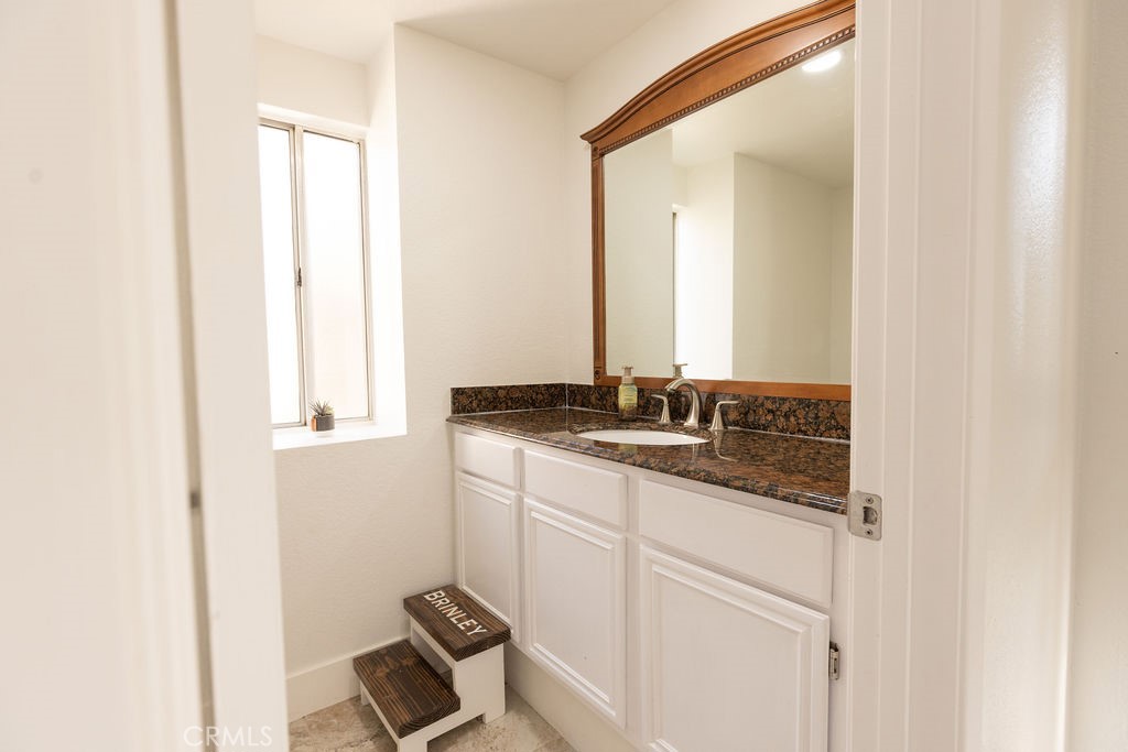 39779 Oak Cliff Drive Property Photo 14