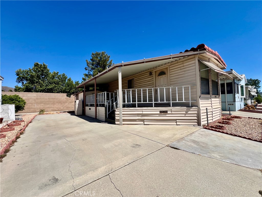 1239 Frontier Avenue Property Photo 1