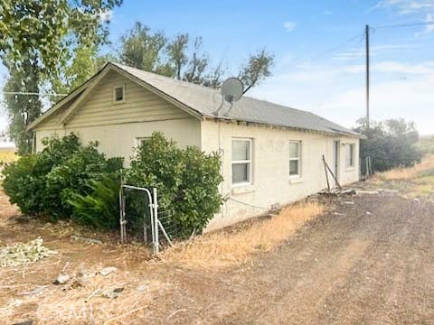 519 290 School House Property Photo 1