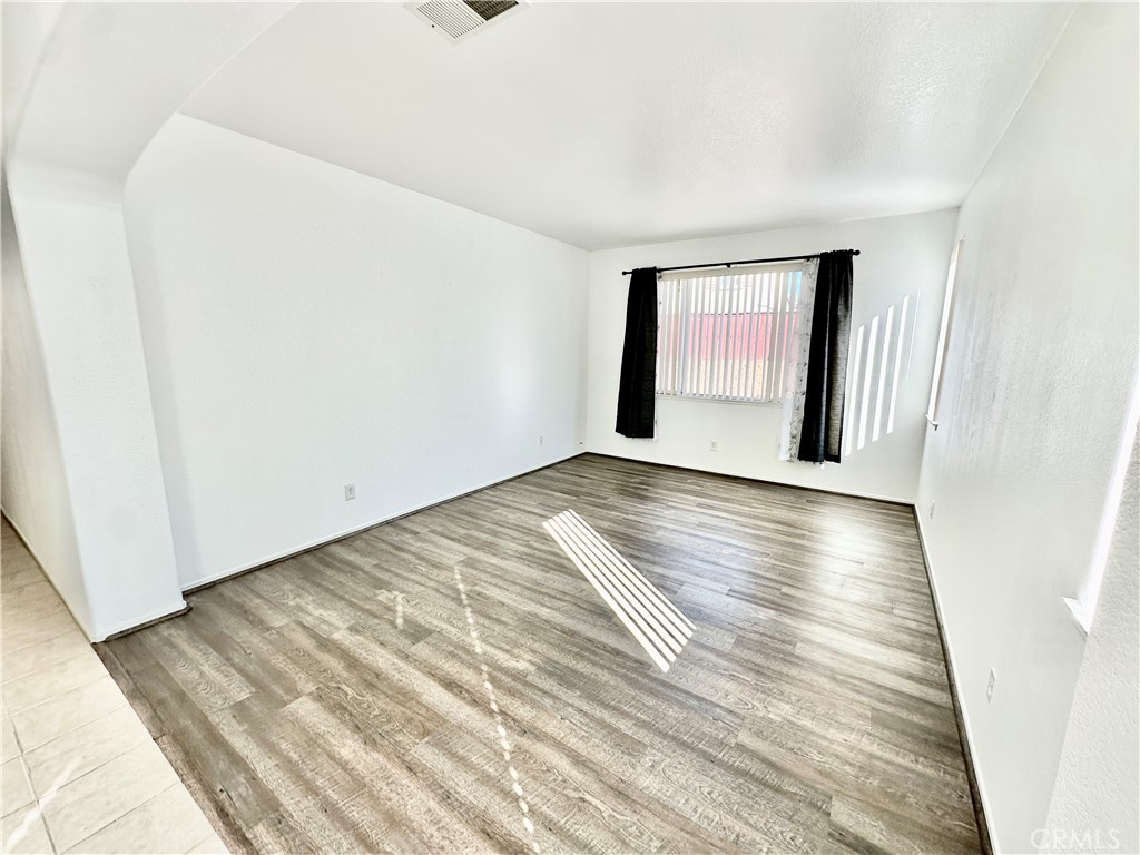 36676 Lynwood Ave Property Photo 7