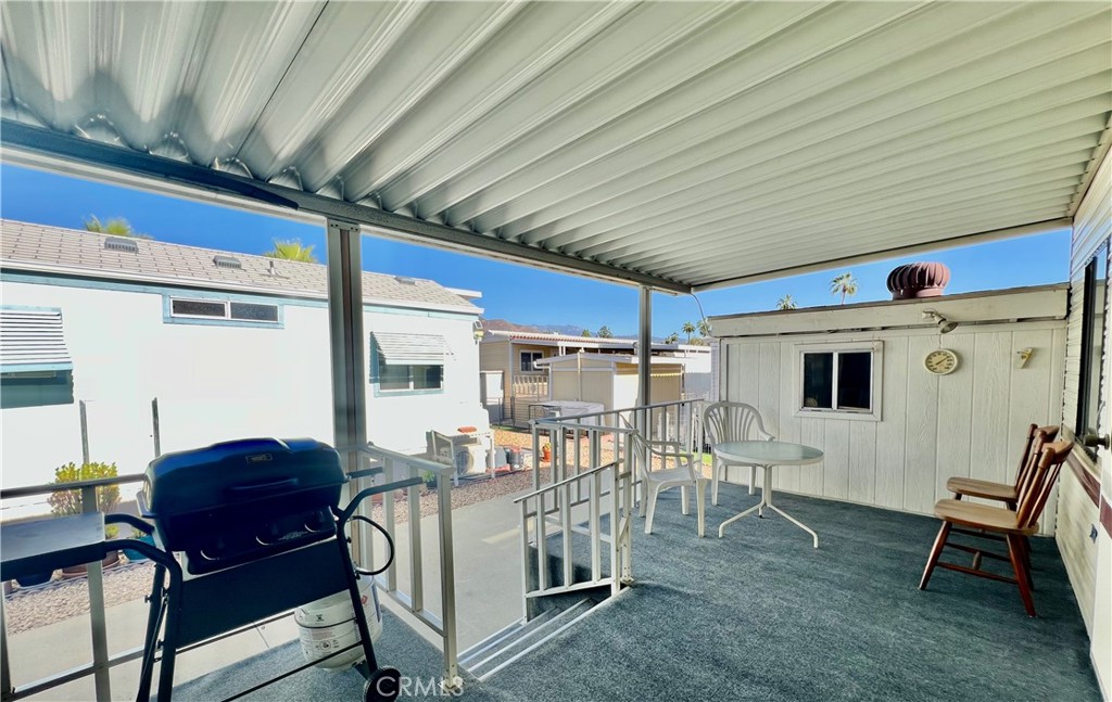 1417 Western Property Photo 3