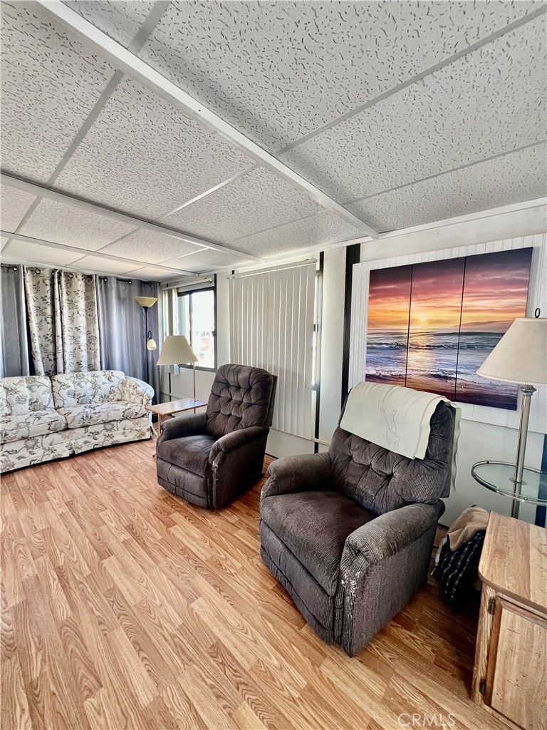 1417 Western Property Photo 6