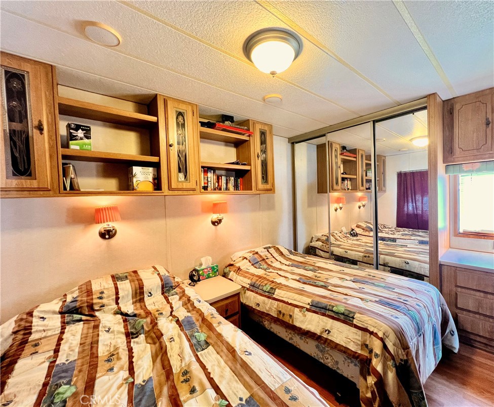 1417 Western Property Photo 10