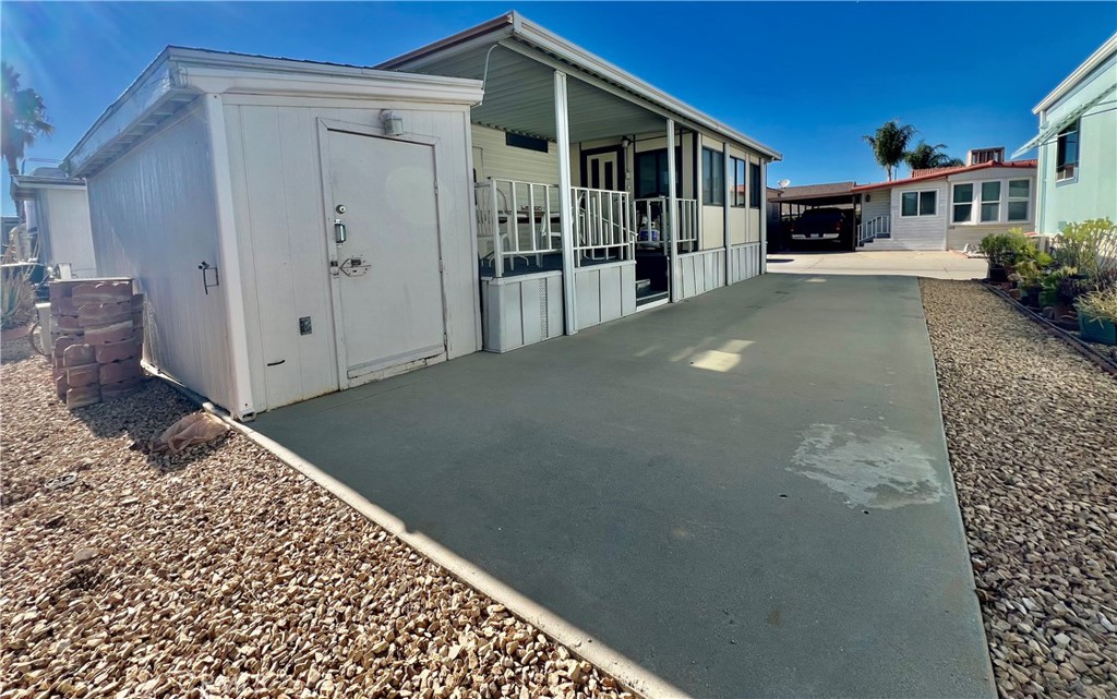 1417 Western Property Photo 16