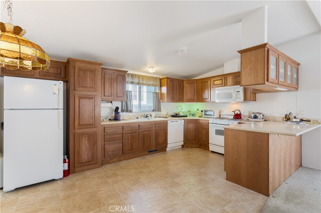 23700 Clement Way Property Photo 9