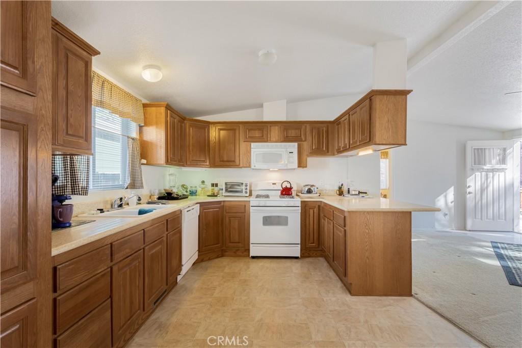 23700 Clement Way Property Photo 10