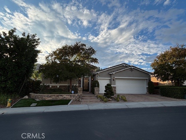 483 Lyle B Property Photo 1