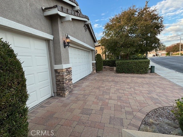 483 Lyle B Property Photo 3