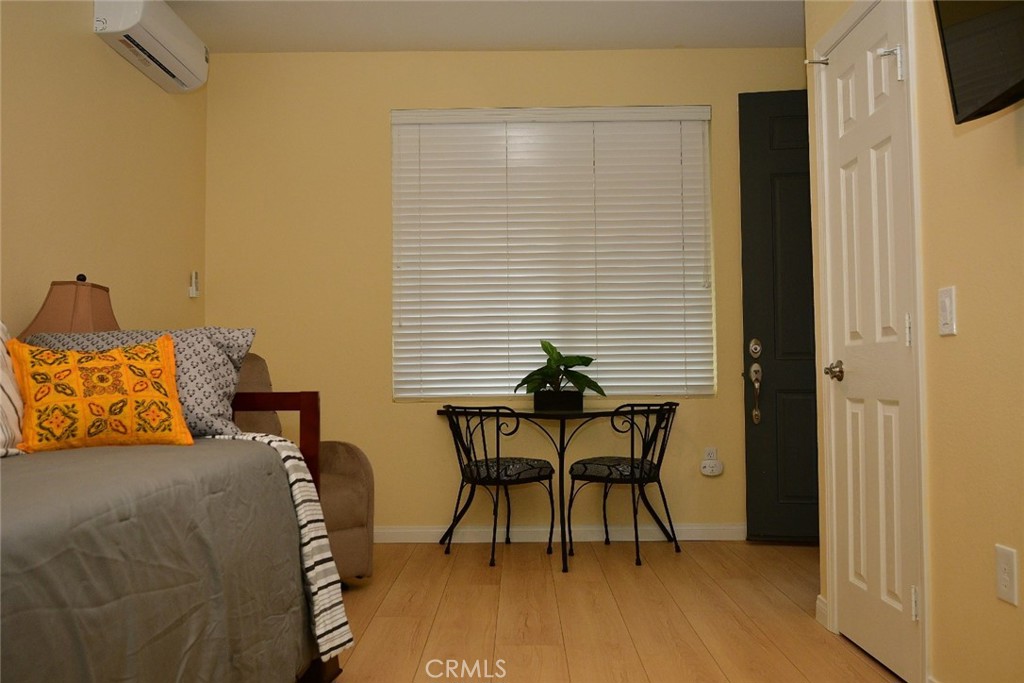 483 Lyle B Property Photo 9