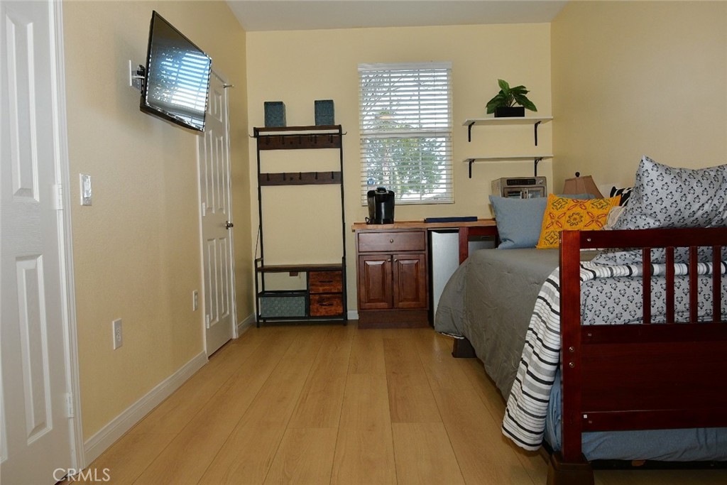 483 Lyle B Property Photo 11