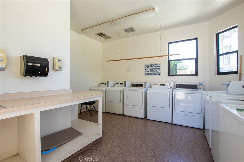 1295 S Cawston Avenue Property Photo 6