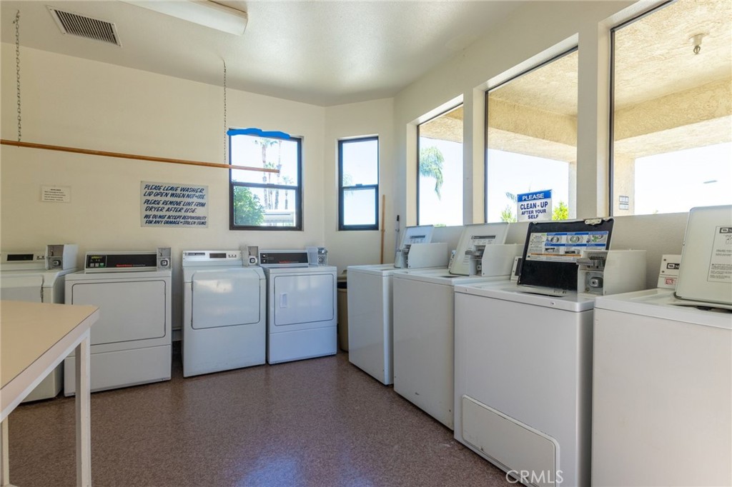 1295 S Cawston Avenue Property Photo 14