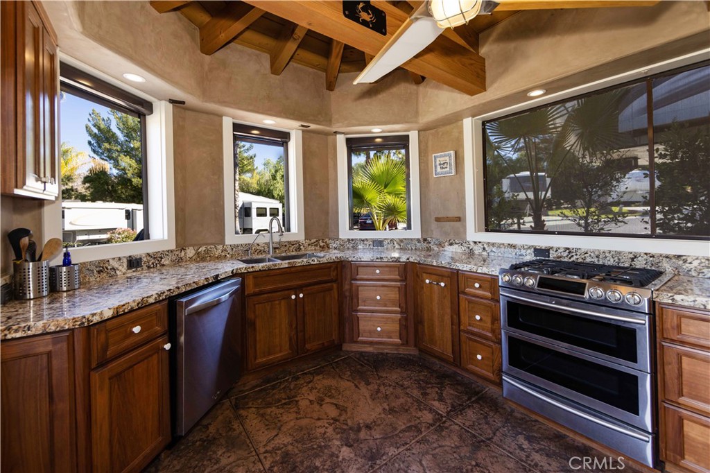 45525 Highway 79 Site 270 Property Photo 16