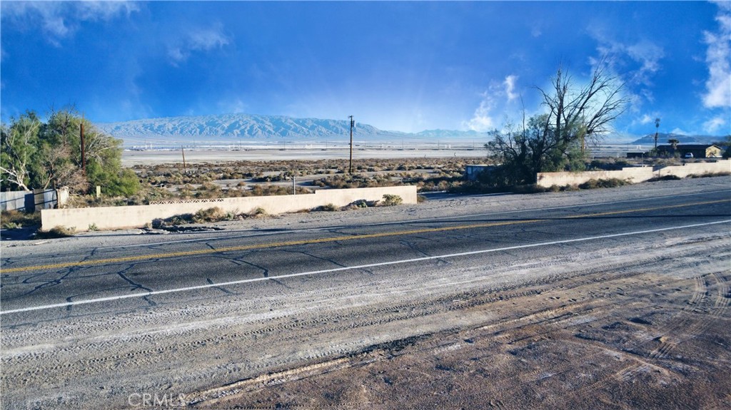 82075 Trona Road Property Photo 4