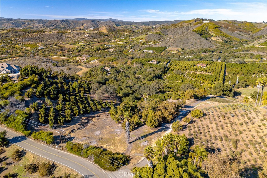 13 Via Vaquero Property Photo 3