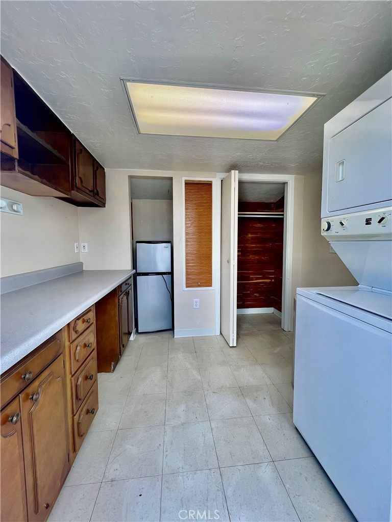 1295 S Cawston Avenue Property Photo 21