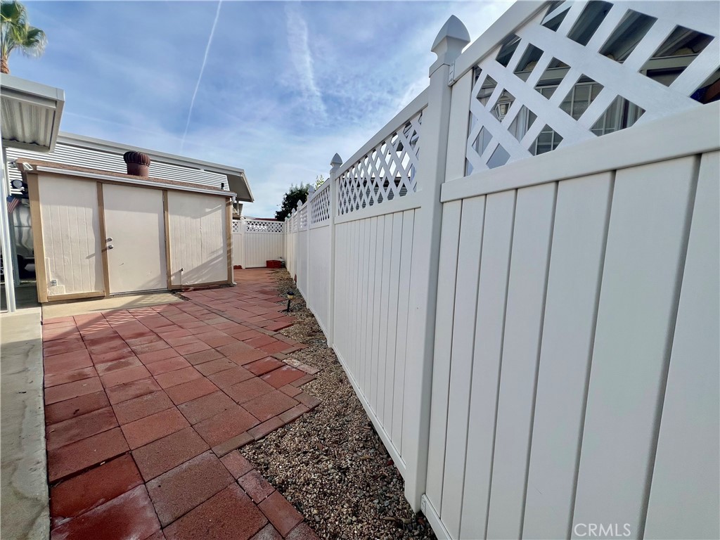 1295 S Cawston Avenue Property Photo 23