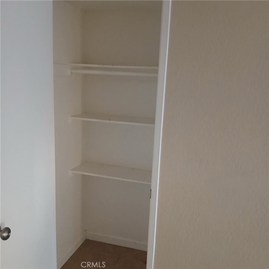 2433 West Acacia Avenue Property Photo 9