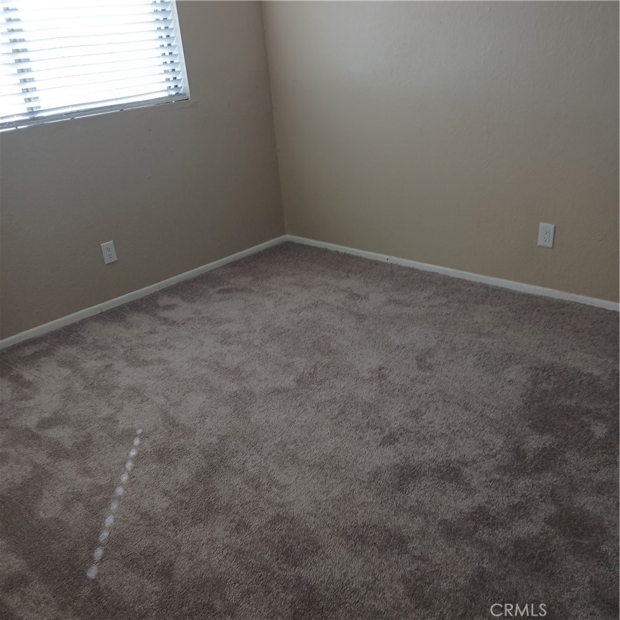 2433 West Acacia Avenue Property Photo 14