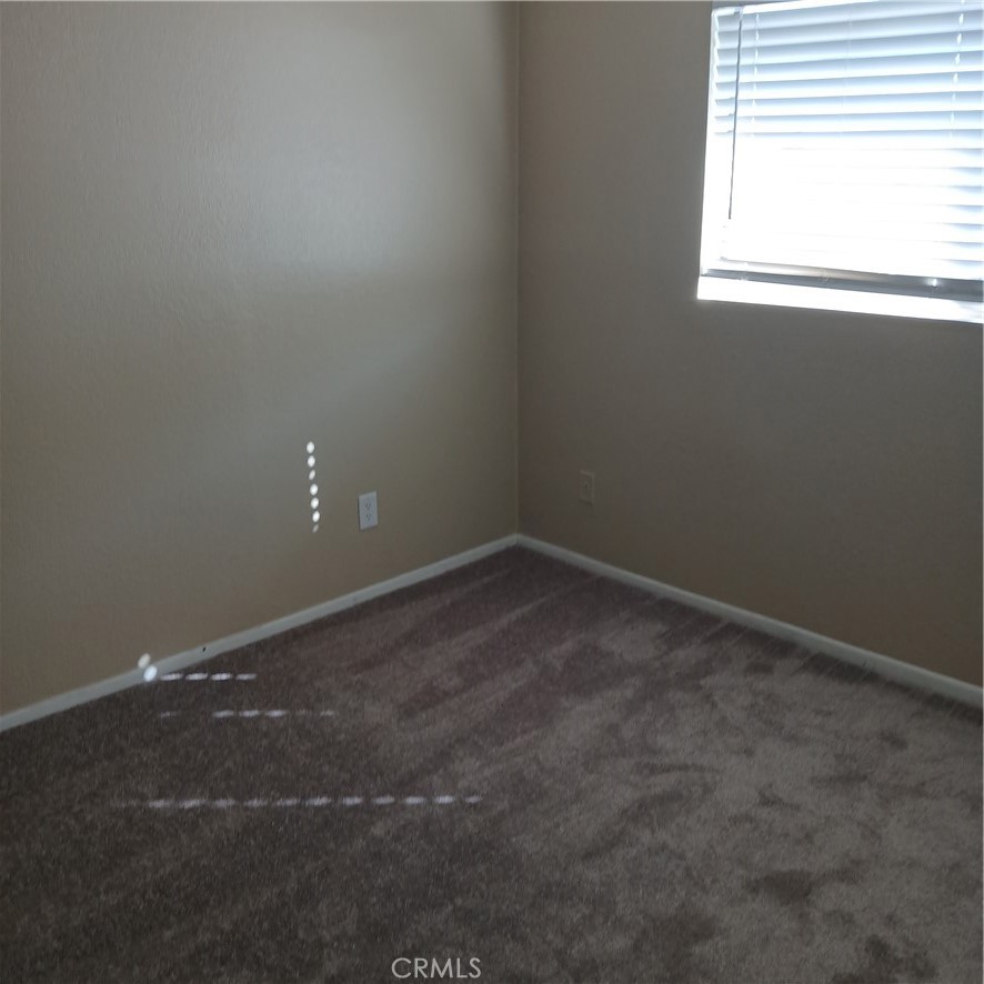 2433 West Acacia Avenue Property Photo 16