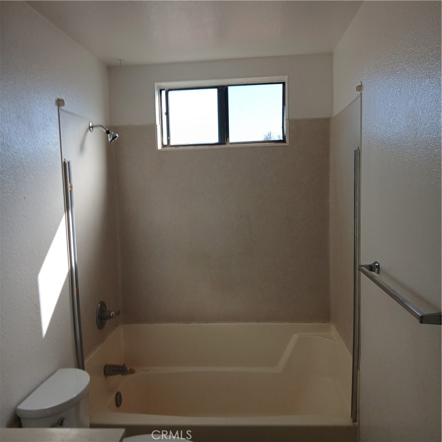 2433 West Acacia Avenue Property Photo 19