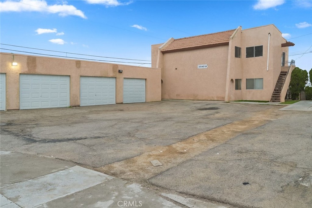 1071 May Lane Property Photo 1