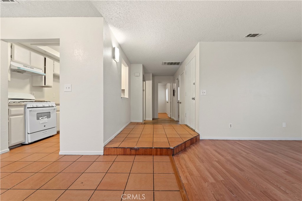 1071 May Lane Property Photo 4