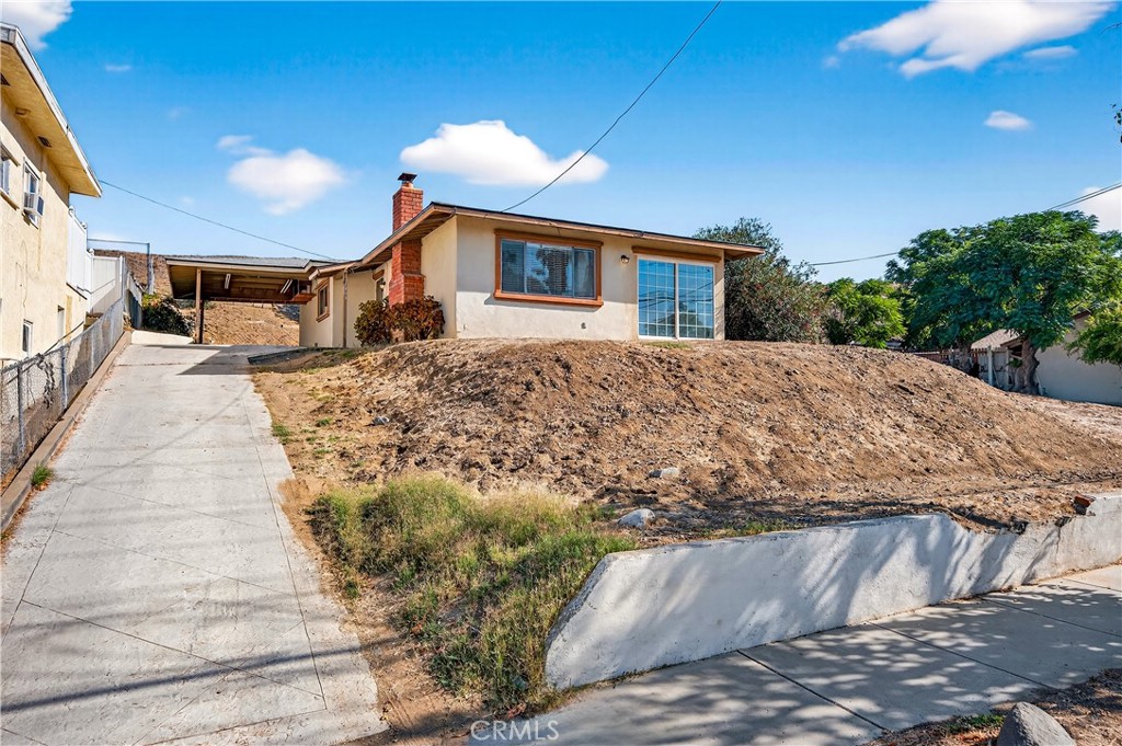 1205 W Pottery Property Photo 1