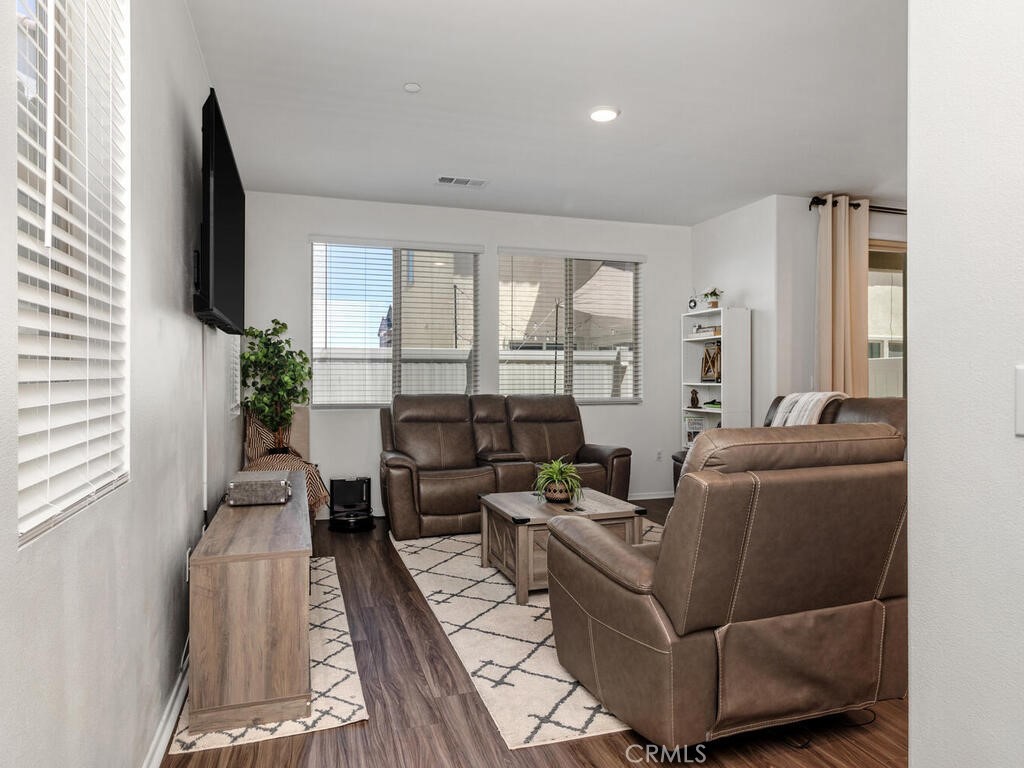 29425 Bovenzi Way Property Photo 4
