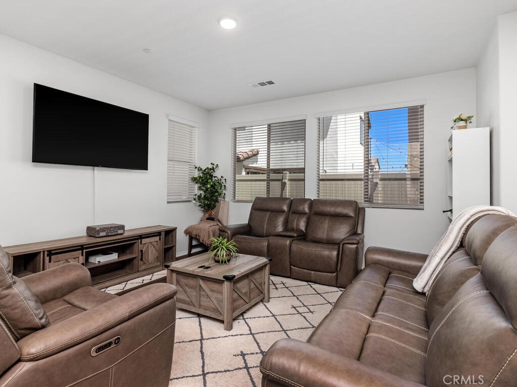 29425 Bovenzi Way Property Photo 6