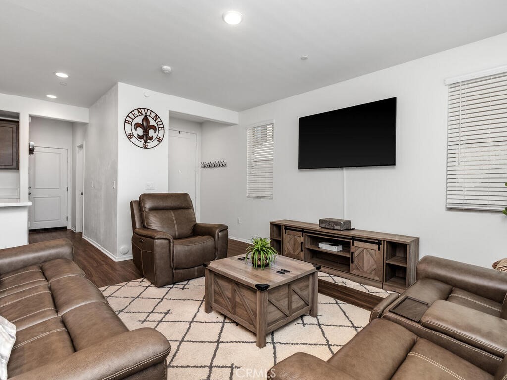 29425 Bovenzi Way Property Photo 7
