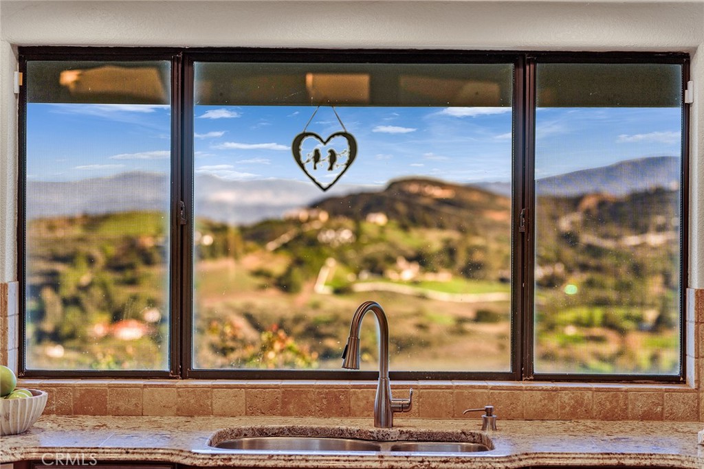 42253 Via Nortada Property Photo 2