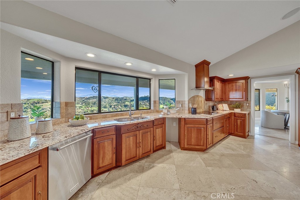 42253 Via Nortada Property Photo 5