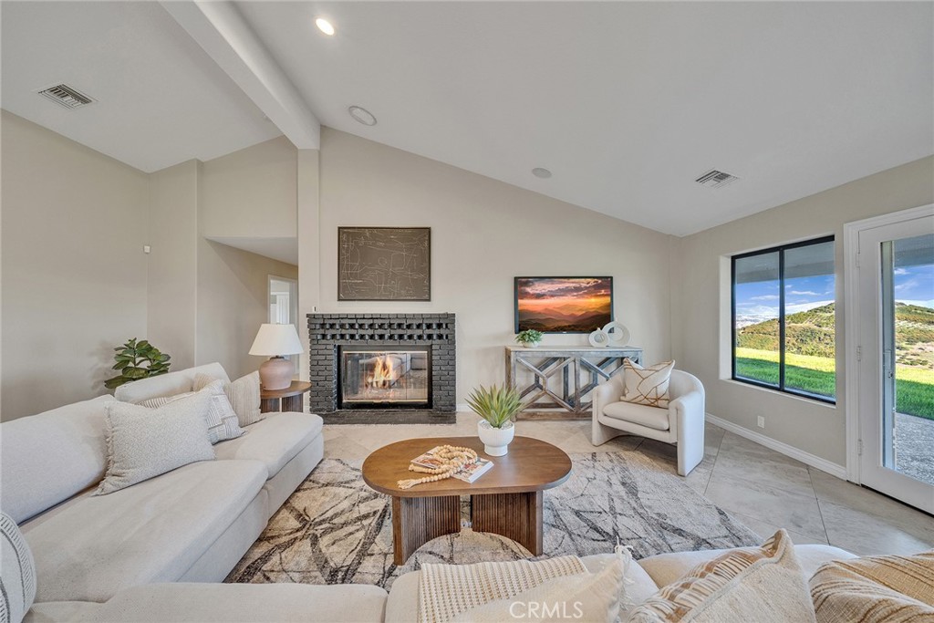 42253 Via Nortada Property Photo 11