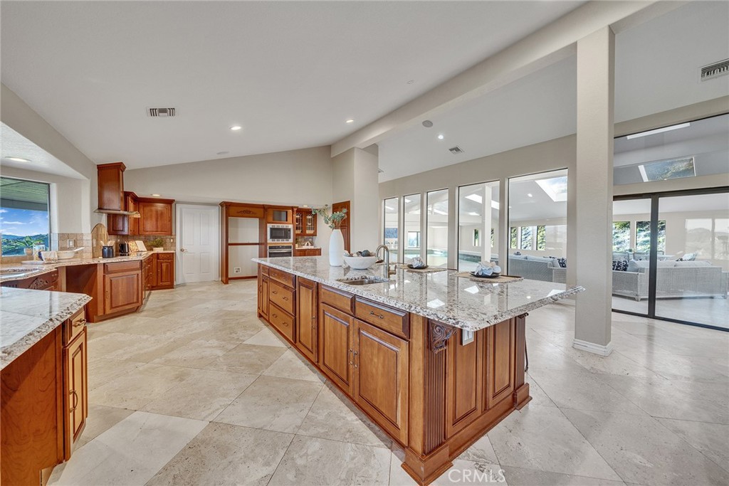 42253 Via Nortada Property Photo 13