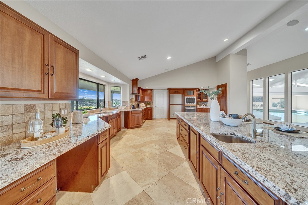 42253 Via Nortada Property Photo 14