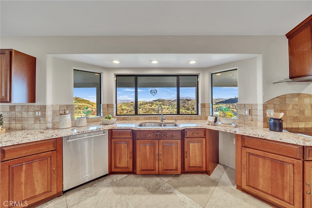 42253 Via Nortada Property Photo 18