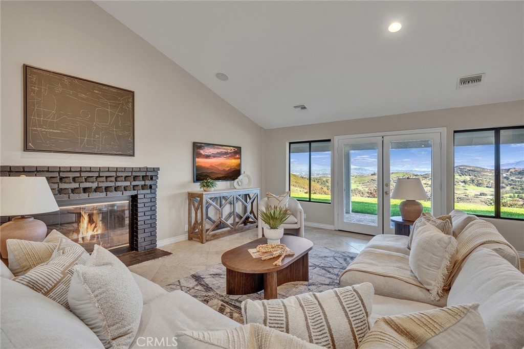 42253 Via Nortada Property Photo 19