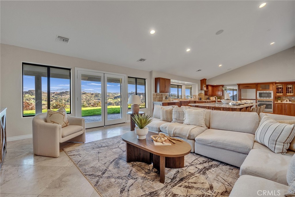 42253 Via Nortada Property Photo 20