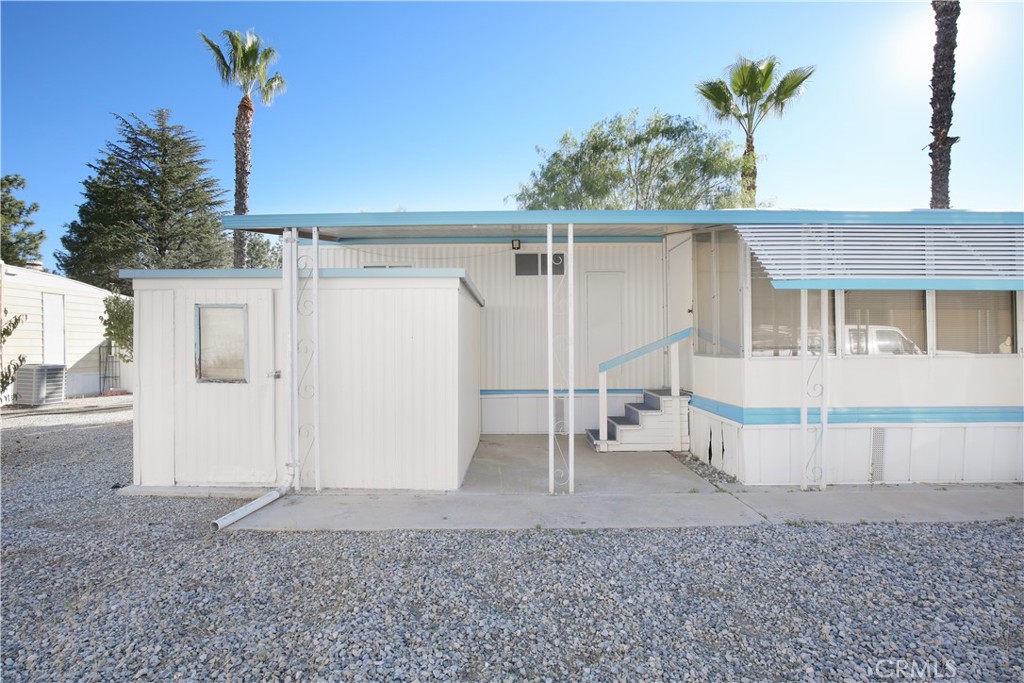 725 W Thornton 41 Property Photo 15