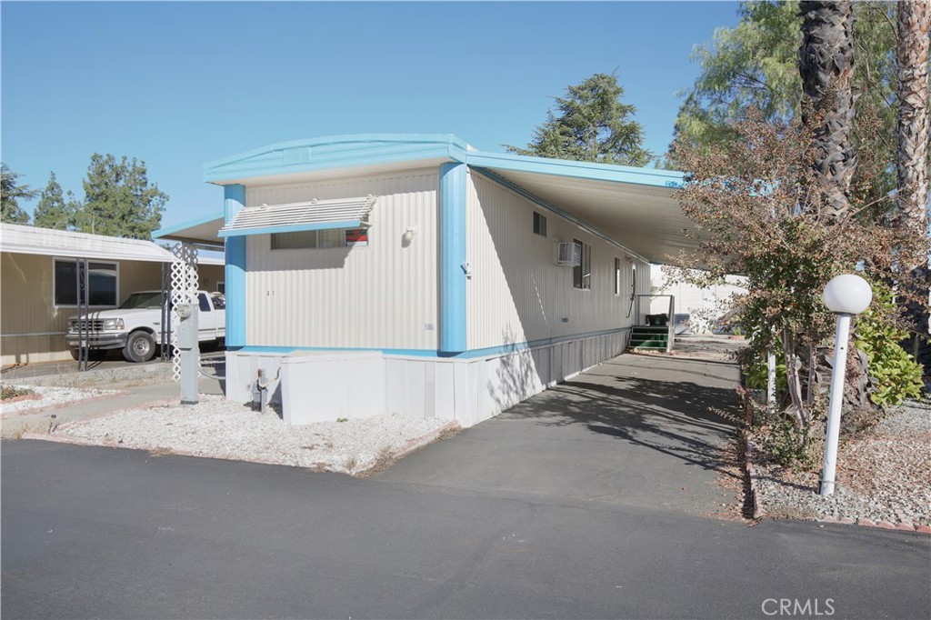 725 W Thornton 41 Property Photo 17