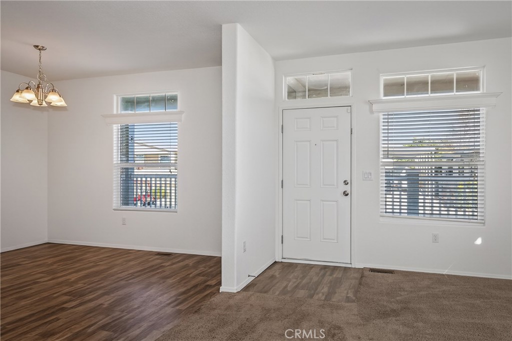 1300 W Menlo Avenue 94 Property Photo 4